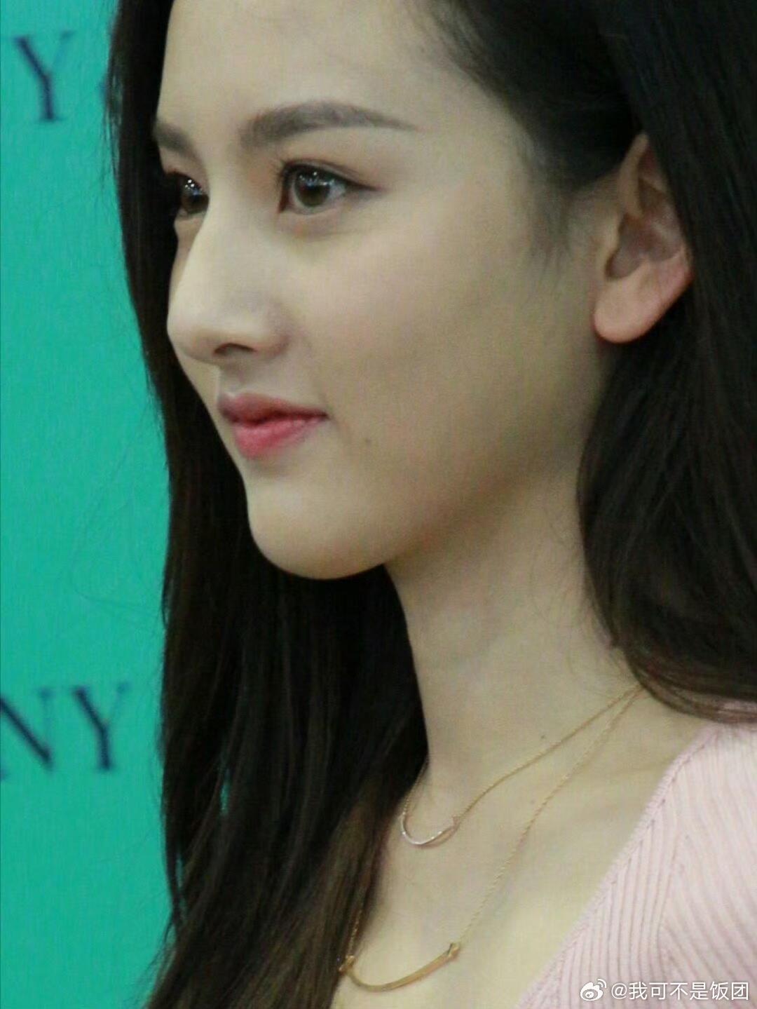 宋祖儿早期生图，好柔美有种以前的港星的感觉，港风美人！ ​​​