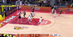 胡明轩及时的长传，萨姆纳轻松终结！广东男篮vs浙江男篮胡明轩