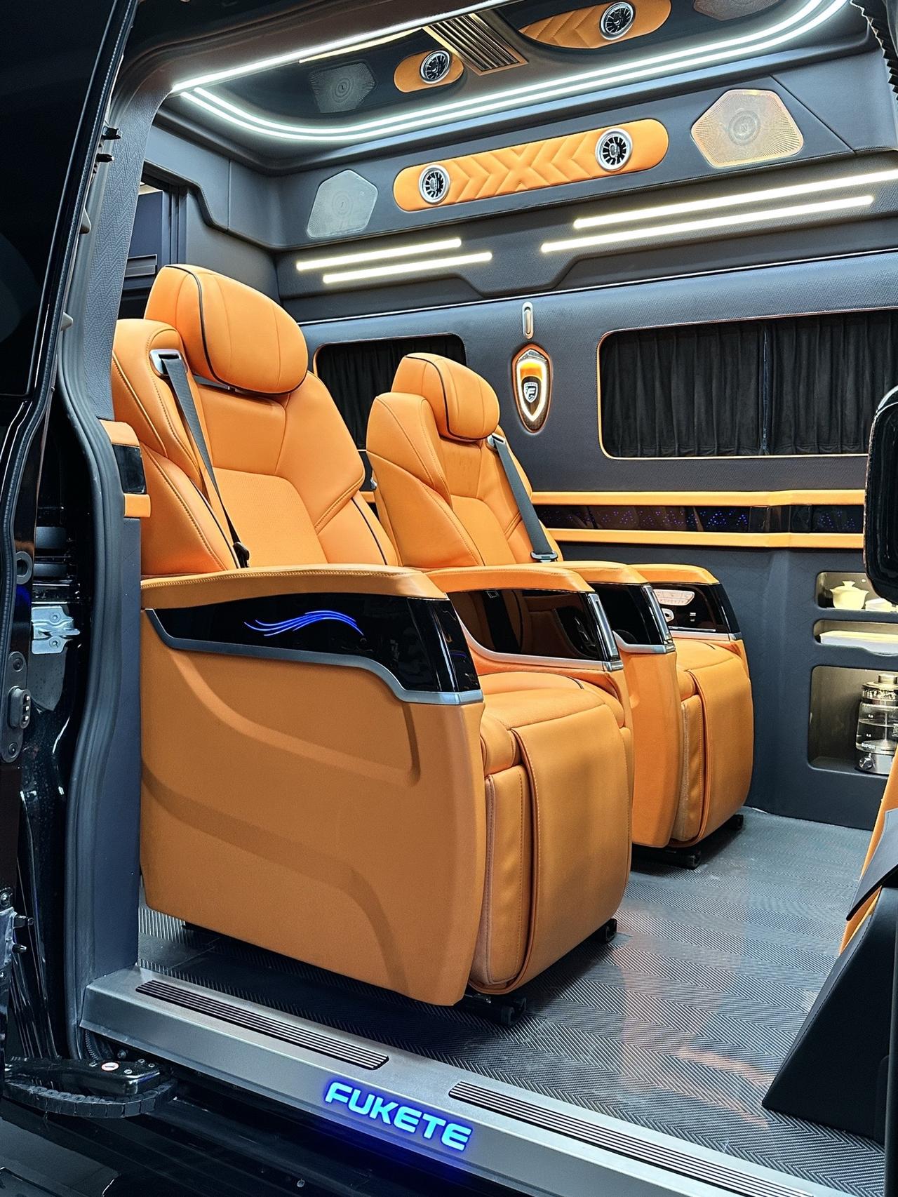 ✨车型：黑骑士u型沙发25 新款（6座）

✨外观配色 : 银砂黑 

✨内饰配