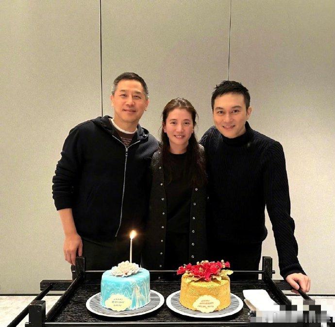 张智霖这老妖精，胡子刮了头发焗油又年轻了 [笑cry] ​ ​​​