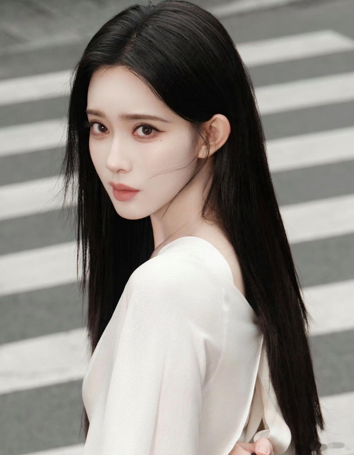 1. 孟子义已经报名郝蕾的表演进修班，计划抽空参与课程，打磨自身演技。2. 陈赫