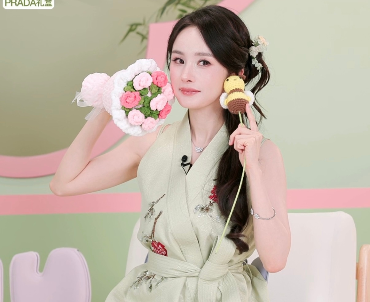 杨幂唯爱小蜜蜂是唯爱杨幂bkt全球首席代言人