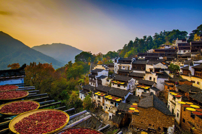 婺源篁岭，炊烟袅袅，只是驻足，心里便生出几分明媚。旅游旅游[超话] ​​​