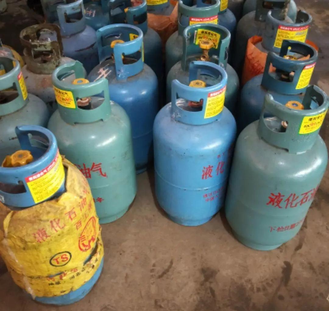 即墨区的液化气也涨价了，灌一罐15公斤的液化气都要140块了，涨了20块钱！油价