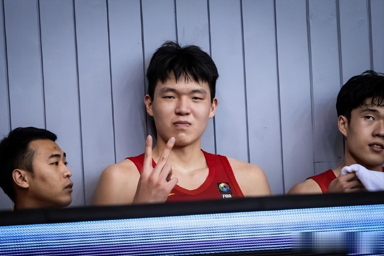 杨瀚森要证明自己，只有去NBA一条路。

18岁的杨瀚森刚刚登上CBA舞台，完全