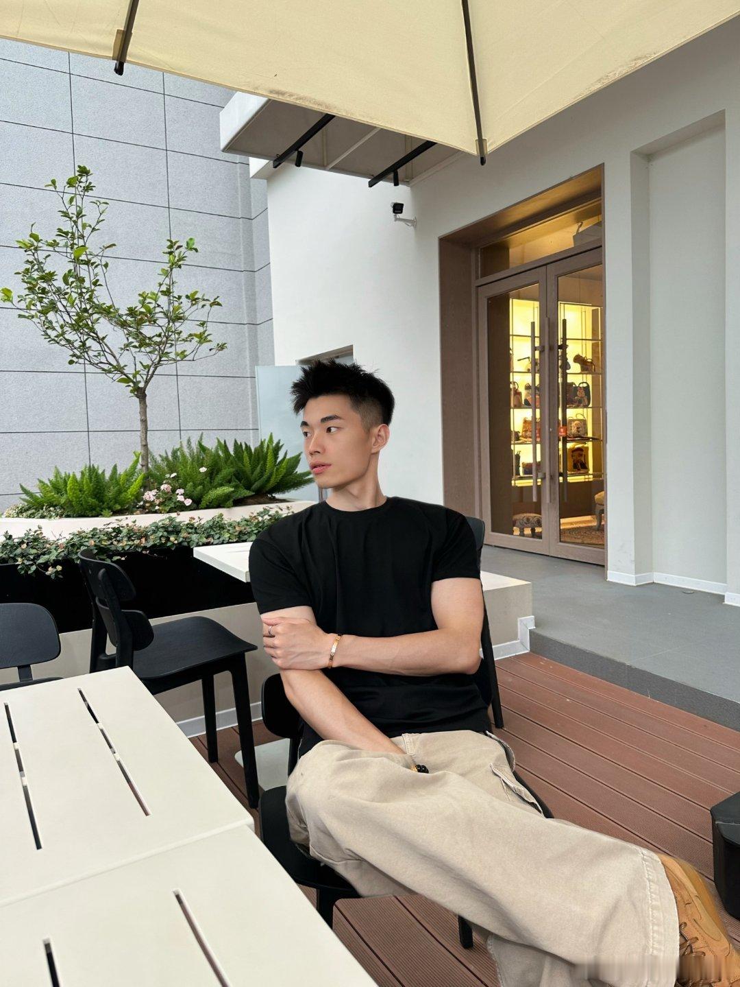 思慕社字母 “最好的爱情不是没有争吵，而是争吵过后，我们还有想和对方一起走完一生