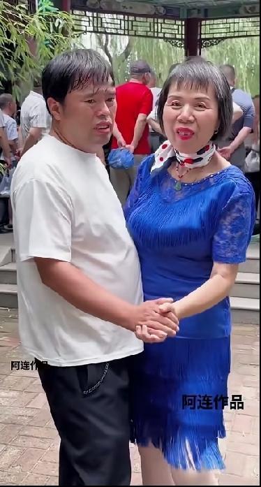 牙哥和牙嫂，天上难找地上难寻，确实是独一无二，天造地设的一对！