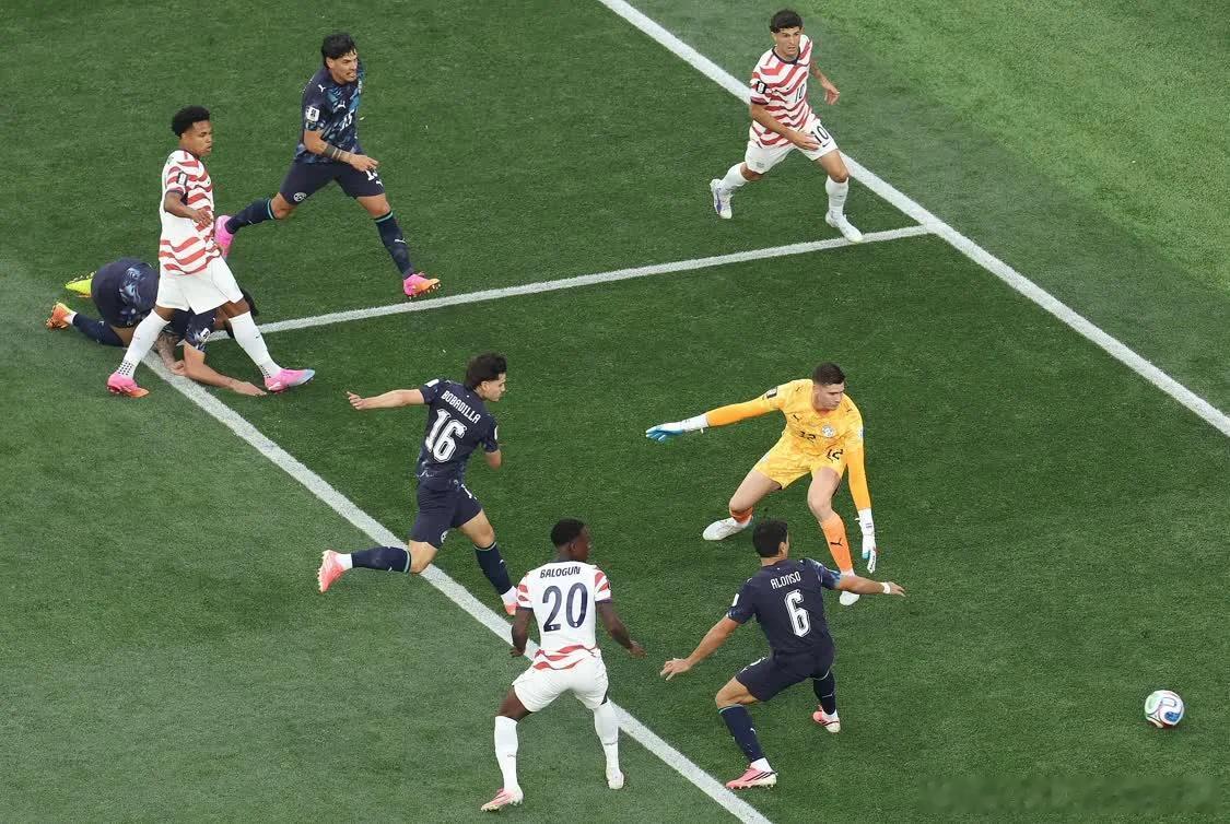 【⚽️2026 世界杯首个乌龙球！7 分钟极速 “送礼”，东道主笑纳】北京时间 