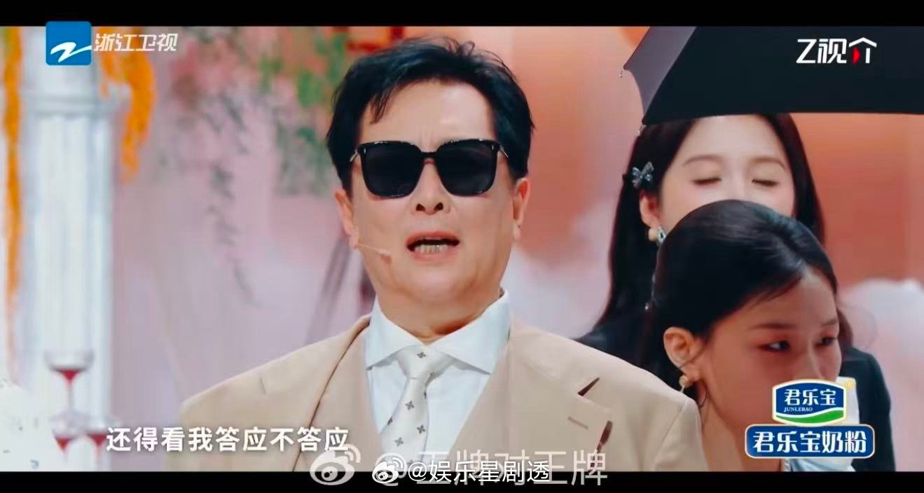 唐国强吃鸡蛋噎到演得好真 老戏骨演技说来就来！唐国强老师即兴演绎吃鸡蛋噎住，三秒