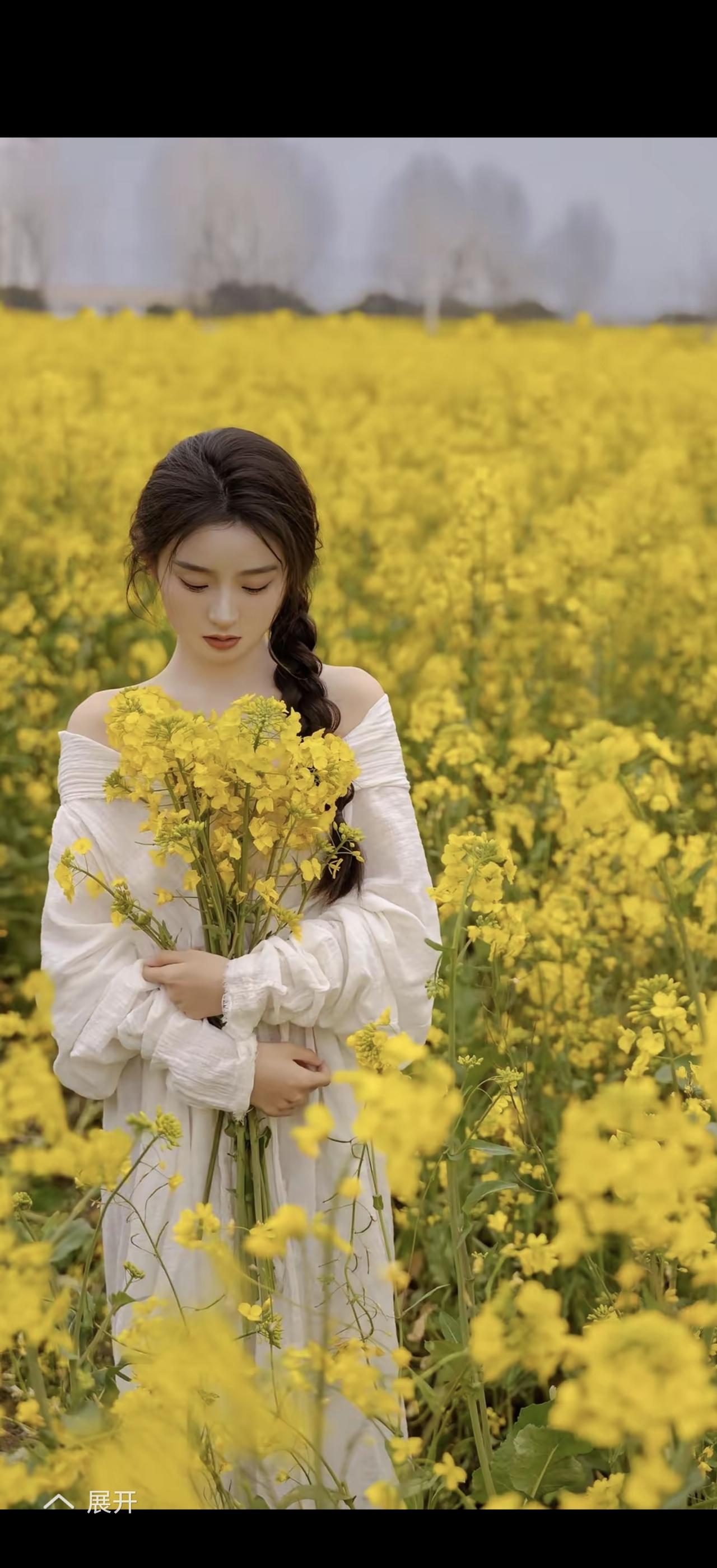 春风吹又生。远芳侵古道，晴翠接荒城。又送王孙去，萋萋满别情。