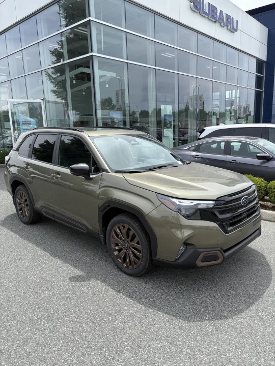 温哥华斯巴鲁森林人新旧款交接班🎉