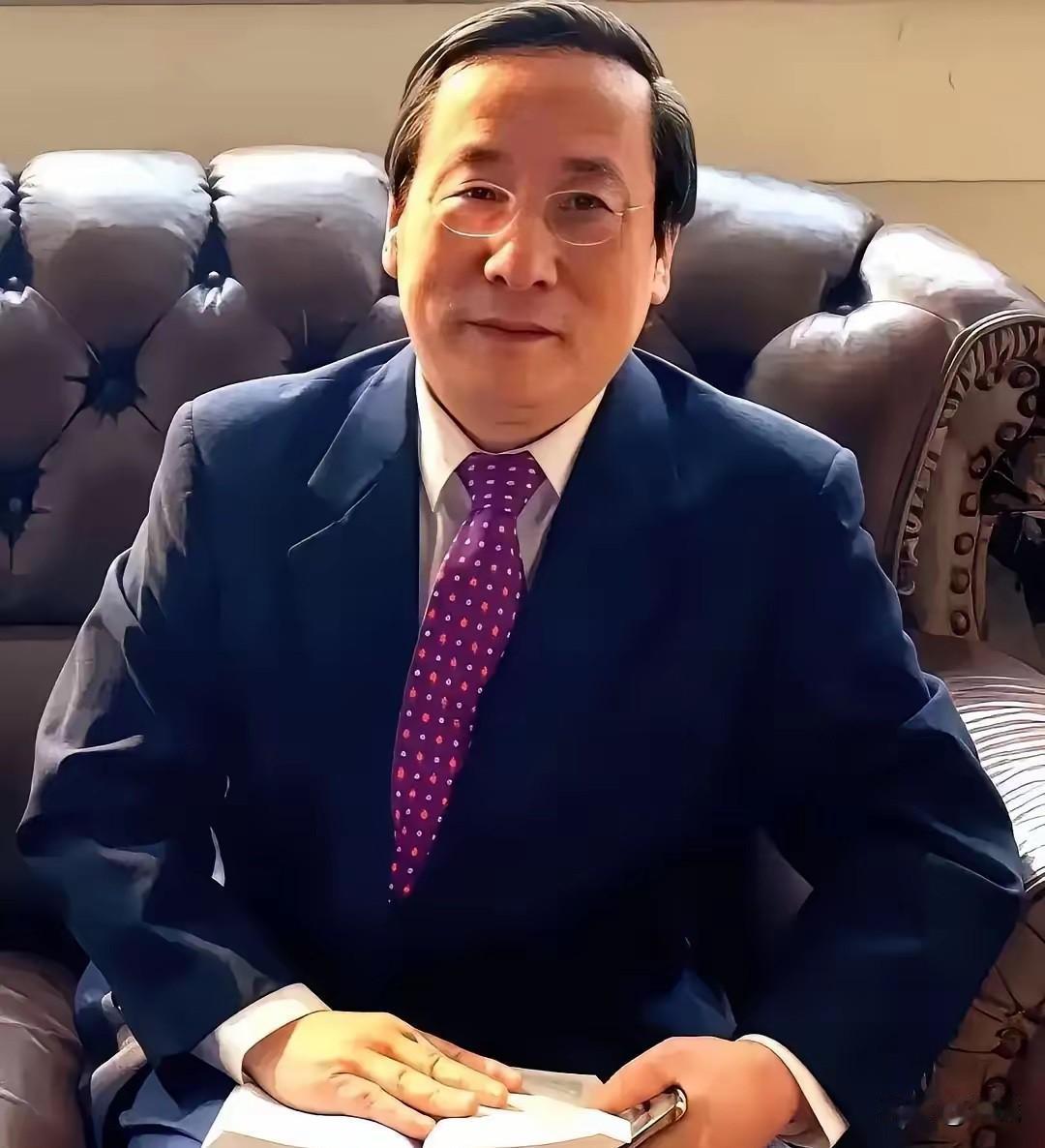 高志凯刚把甲午海战的旧账翻了出来，一句话捅破了窗户纸。他说那场仗输得那么惨，根本