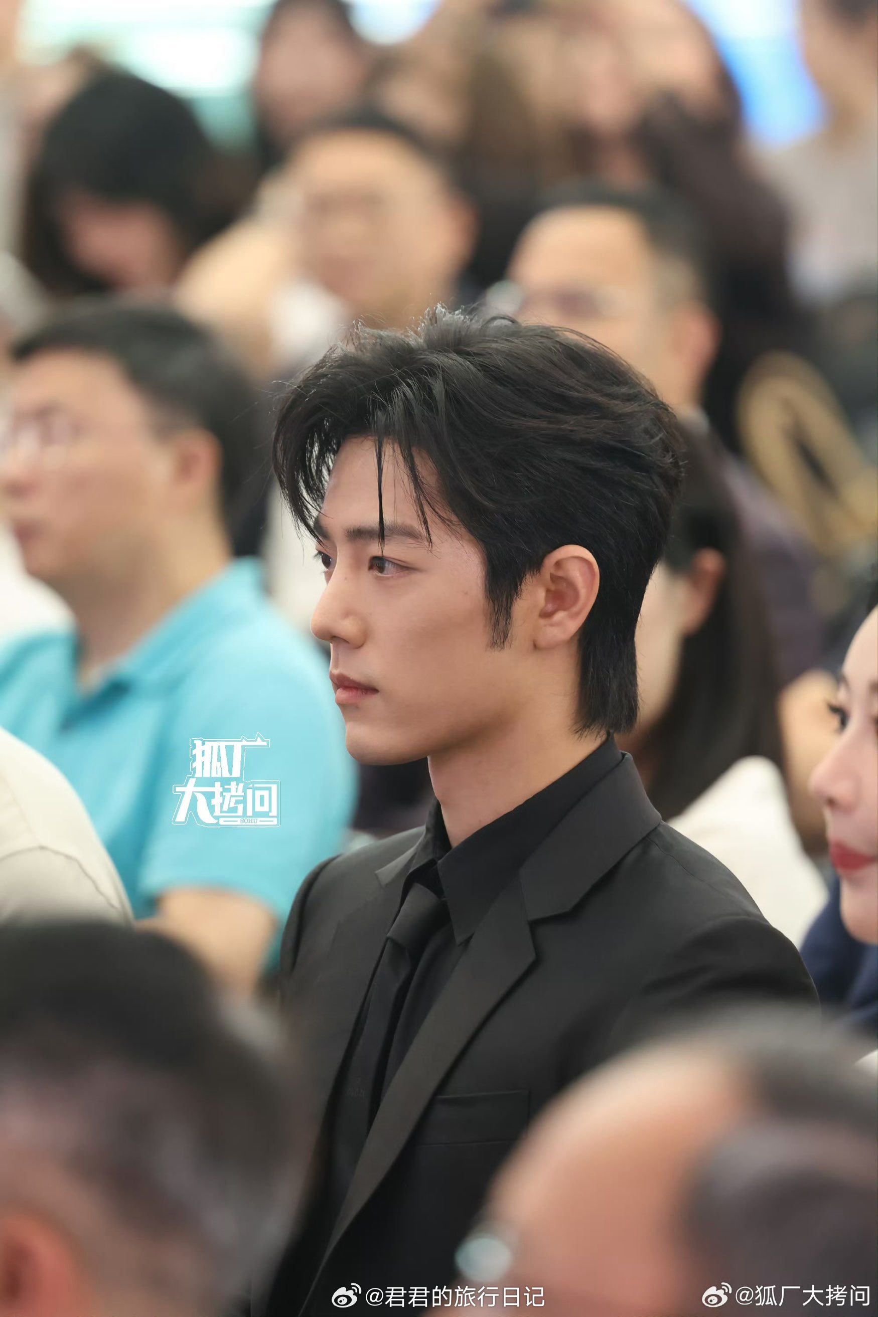 杨紫、肖战出席白玉兰的活动 