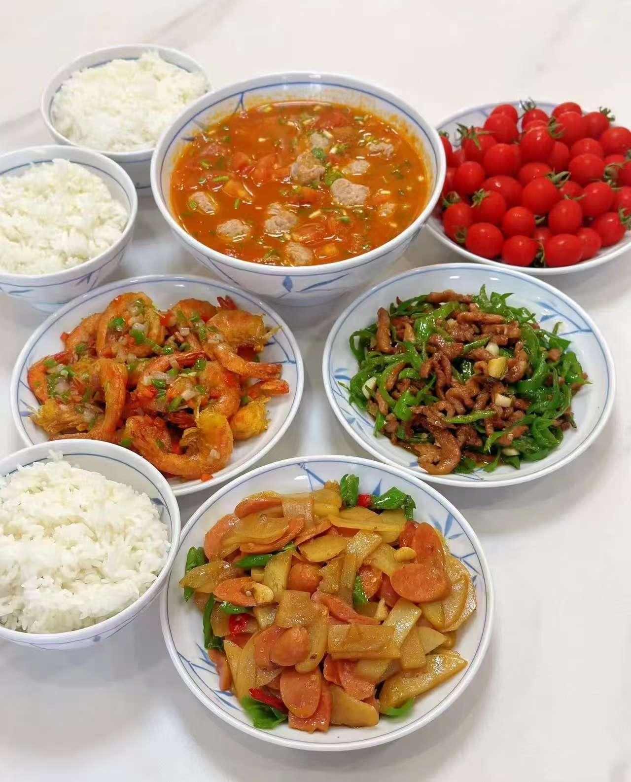 9月1号开学，
孩子就要去天津上学了，
我是一点都不想去，
不想离开自己熟悉的环