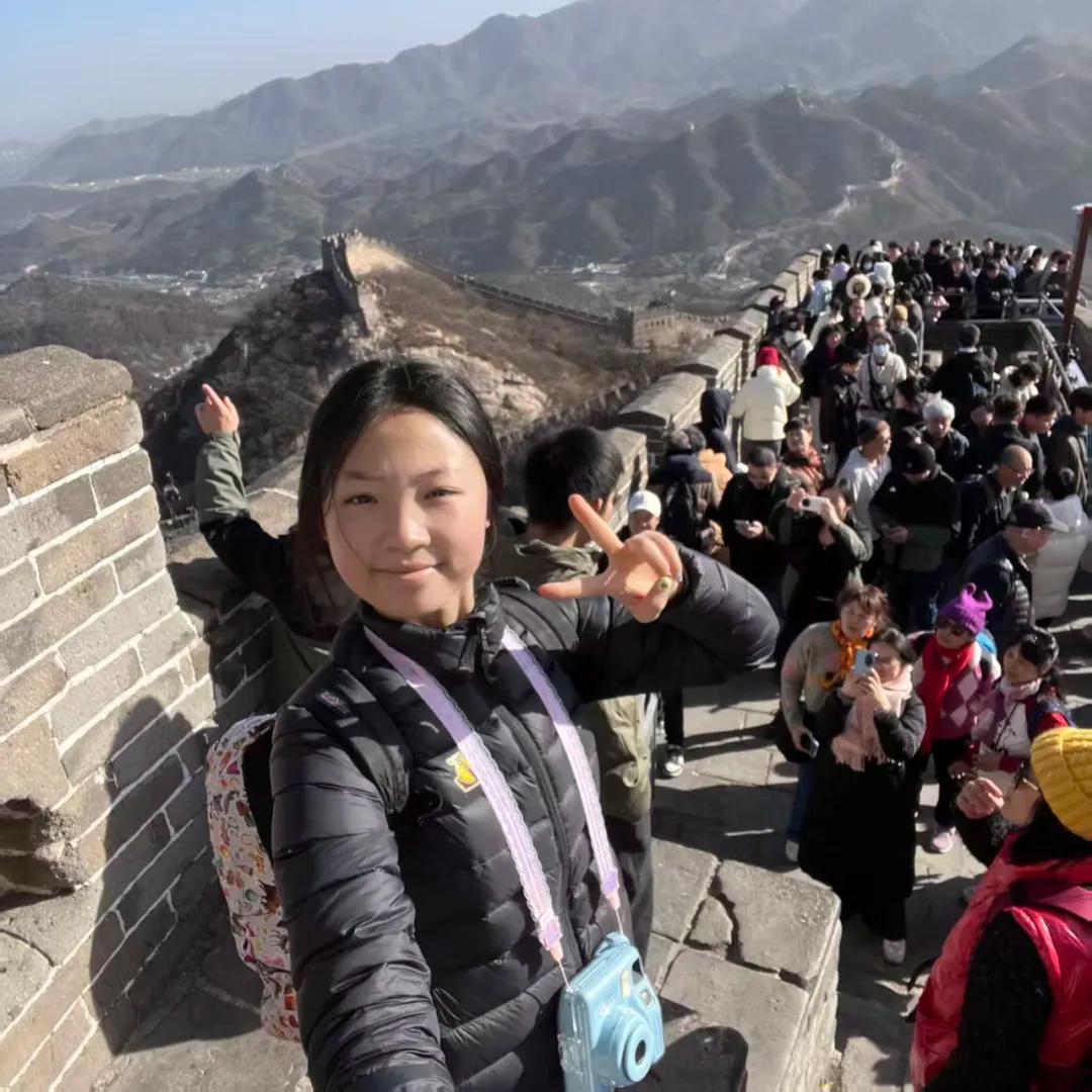 面对这泼天的流量，各地都想抓住陈欣妍搞好宣传。无论是北京八达岭长城，还是湖南第一