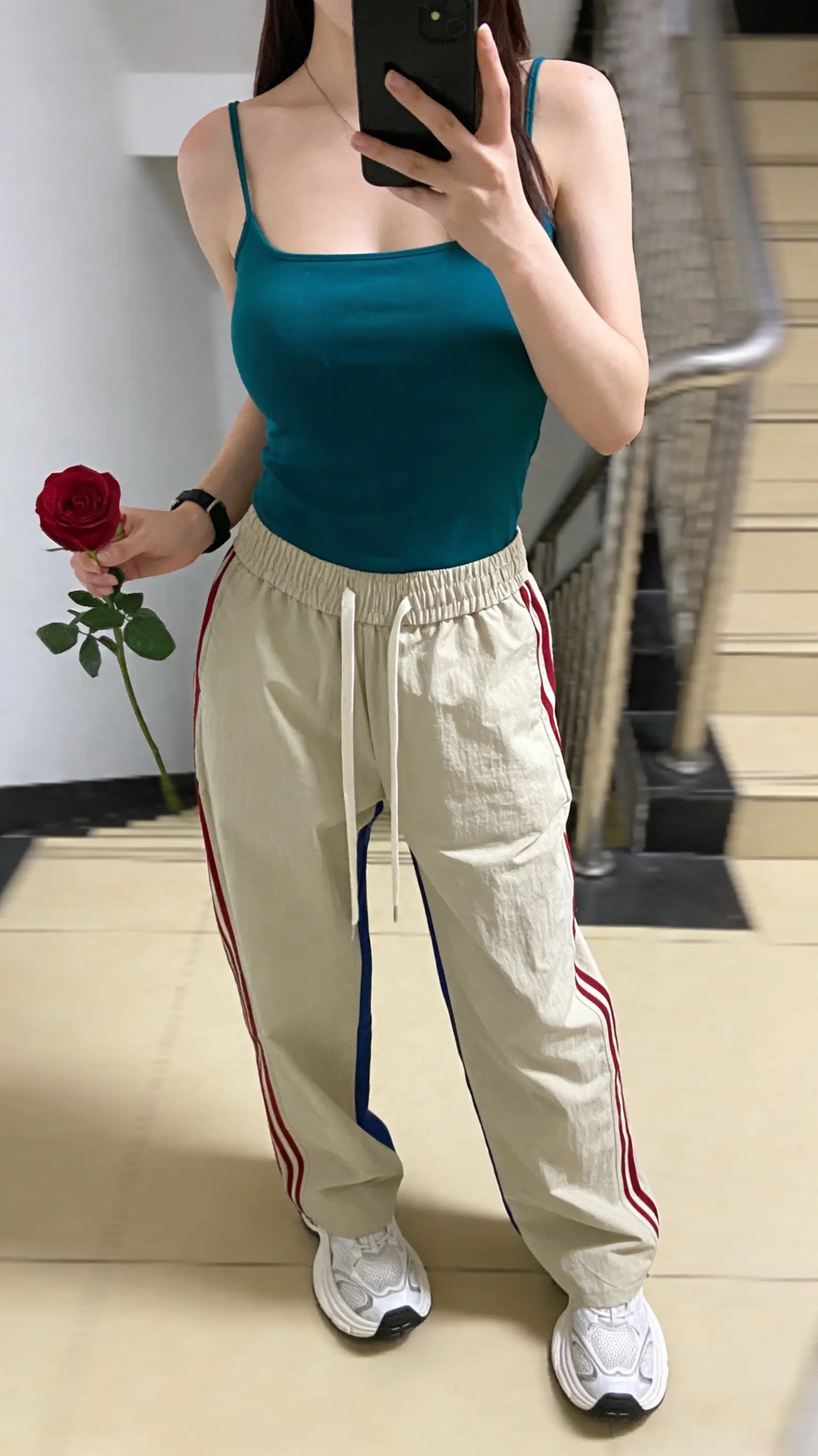 美式复古拼接撞色休闲裤男夏季潮牌运动三条杠宽松设计感直筒长裤        ✓