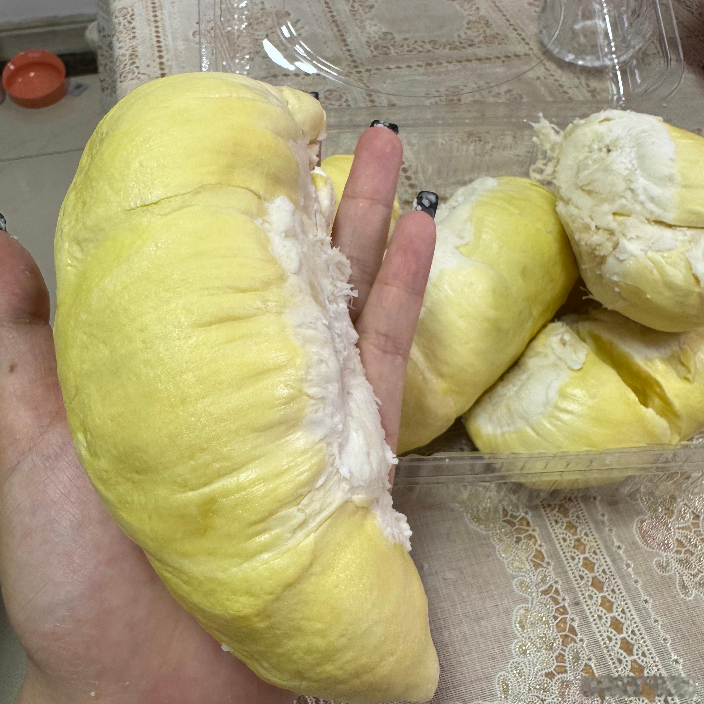 榴莲脑袋昨天开到的报恩榴莲，5房大肉1房小肉家里就我一个人爱好榴莲（这可太好了）