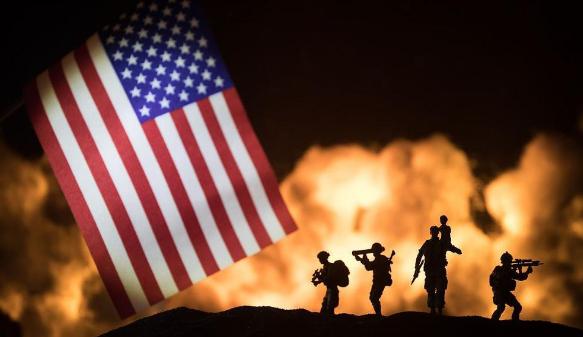 全世界很有可能都在等一个结果，那就是美国被“踢下”世界霸主位置后，世界很有可能会