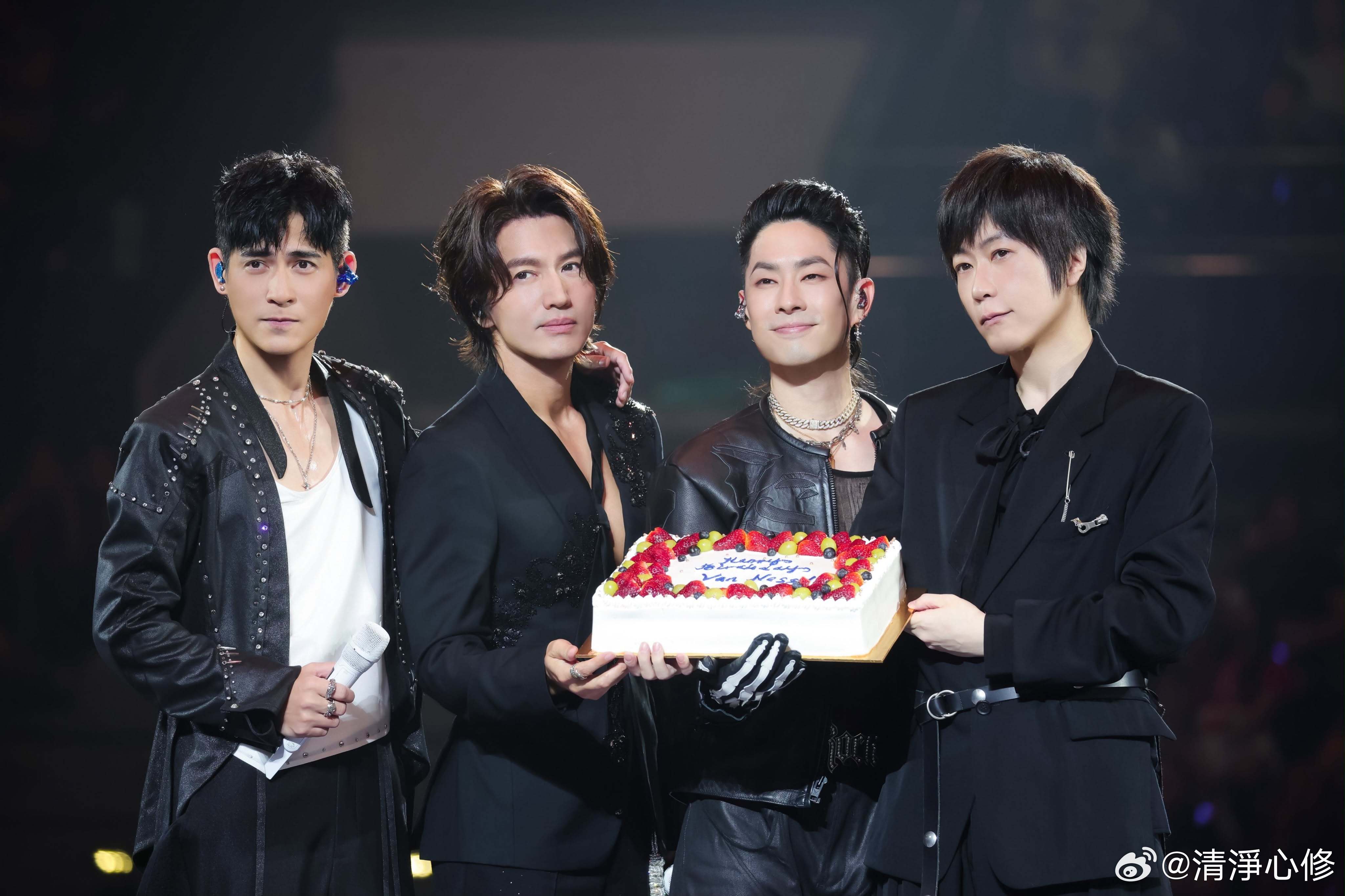 MYFM & MELODY为媒体伙伴 FB《F✦FOREVER 恒星之城世界巡回