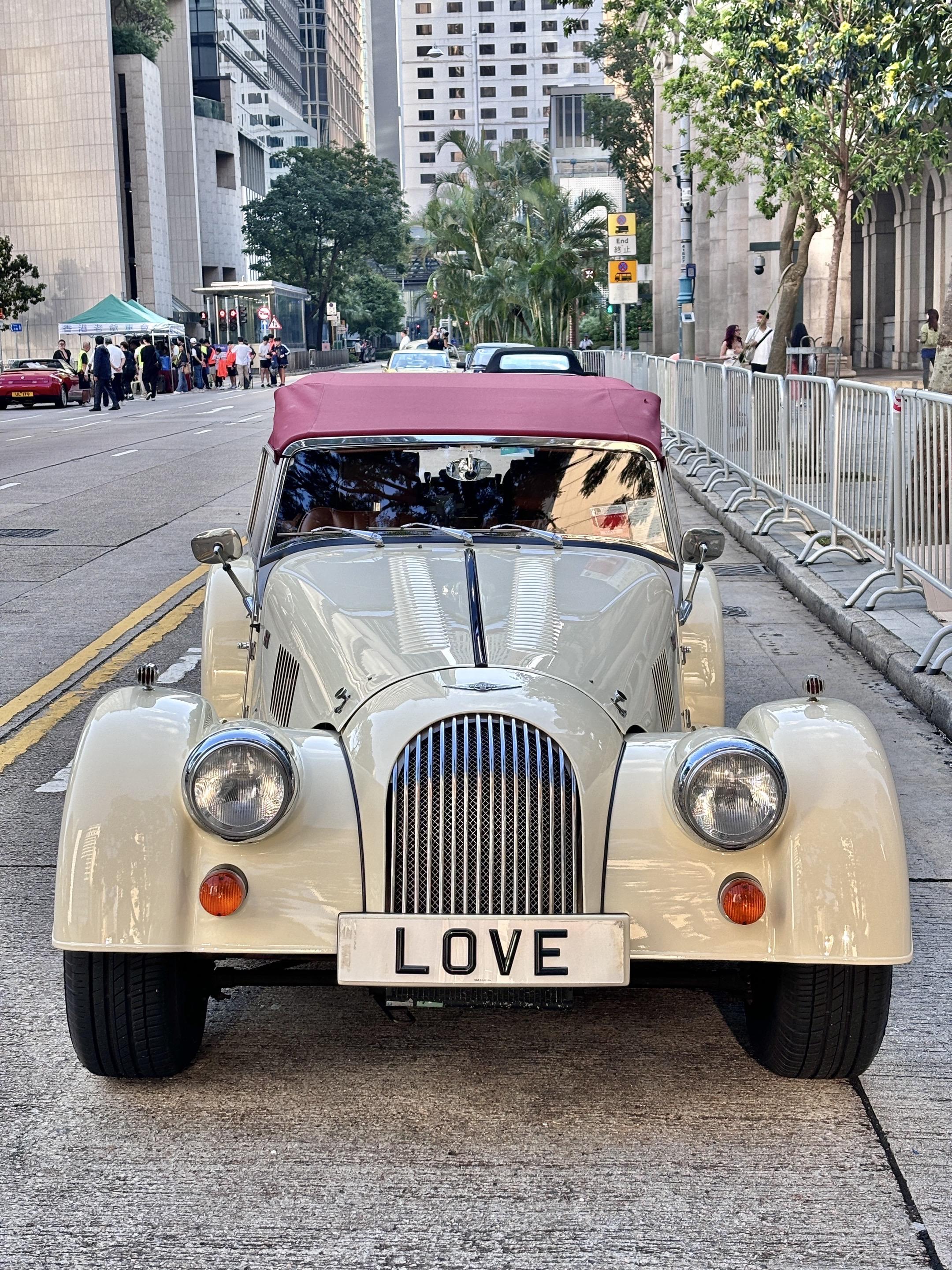 一辆港牌 LOVE 的摩根复古车 😍