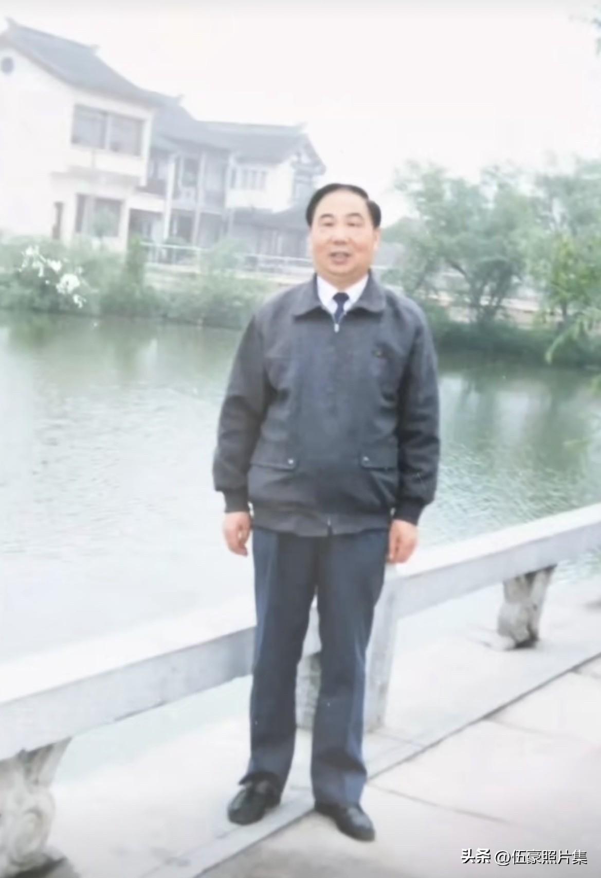 1991年5月23日，江苏省省长陈焕友同志在涟水县视察工作期间，于当地著名的五岛