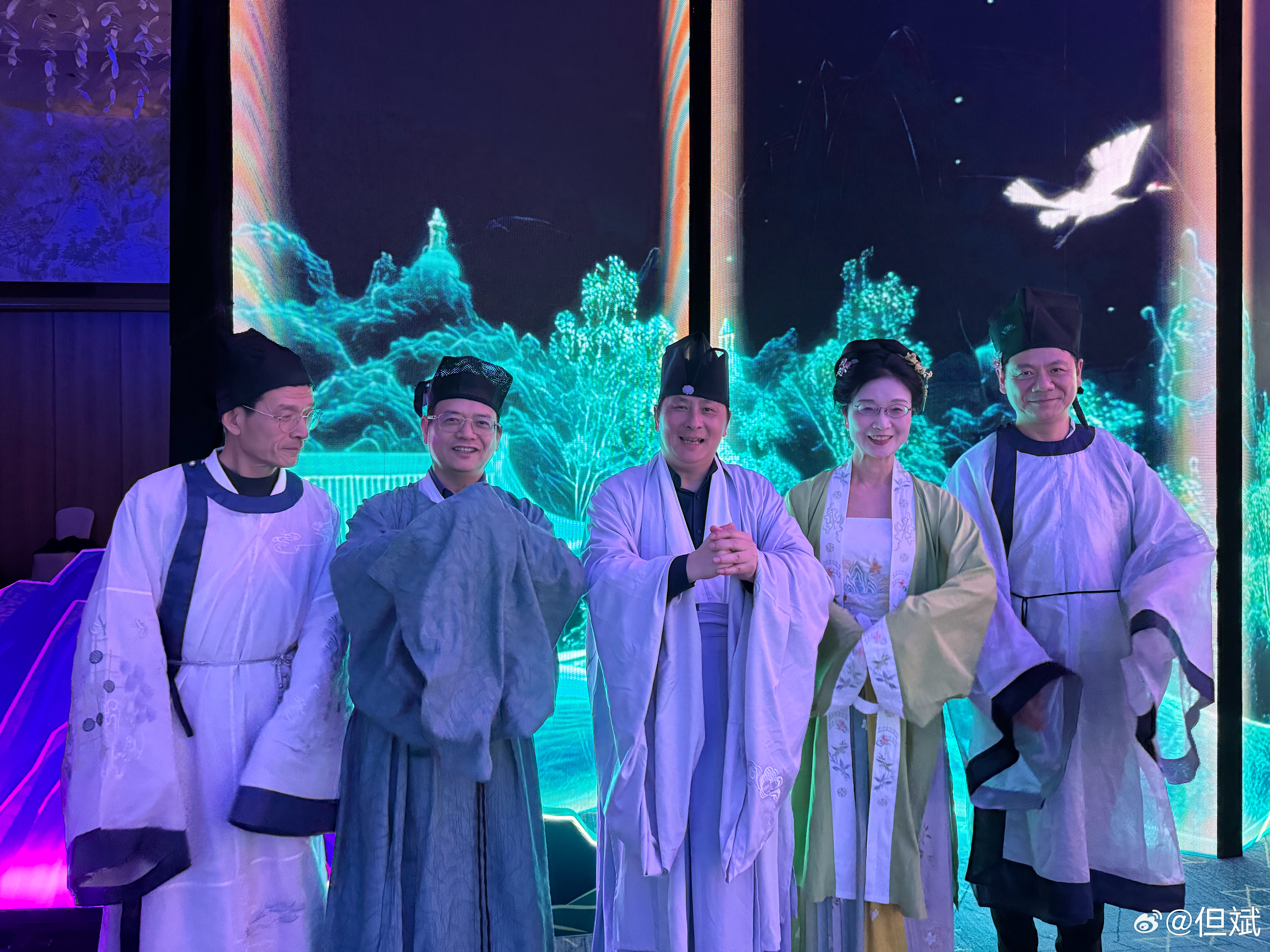 晚上在桐庐，长江商学院企业家学者项目（DBA）十二期班举办了——「富春宋韵 · 