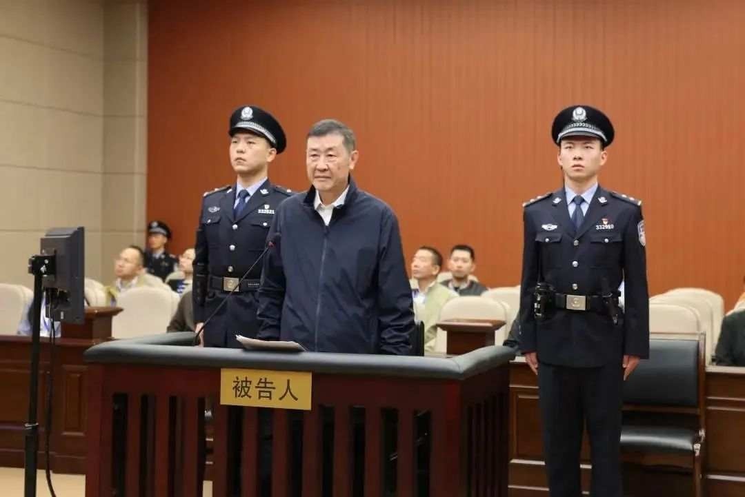 中国足协主席被“两高”点名贪腐分子千千万万，为啥这几个人能入两高报告？3月8日，