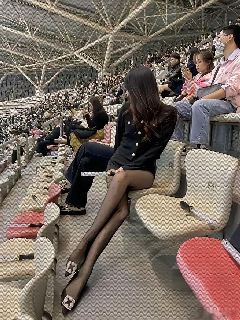 不懂就问 这是来看比赛的吗 
