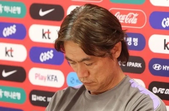 韩国足球狼狈出局，世界杯确定止步小组赛，出线概率87%→53%→31%→0%…洪