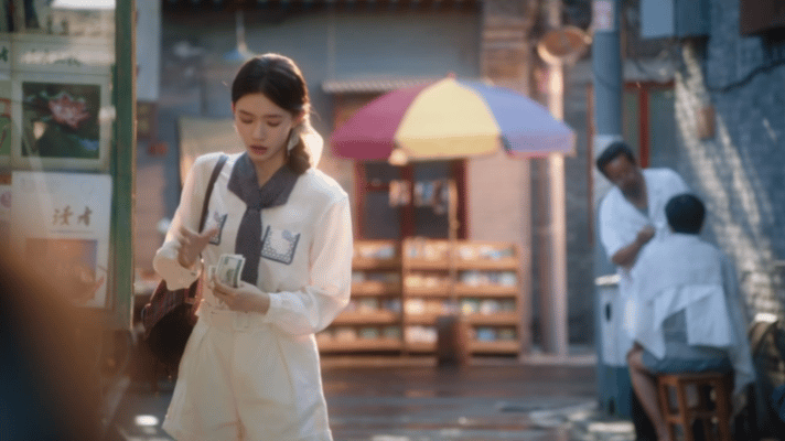 北漂人看冬去春来好像照镜子冬去春来普通人看剧北漂人看自己剧中角色的窘迫与倔强，像