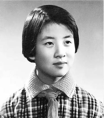 2017年，曾经家喻户晓的“反潮流小英雄”黄帅平静的离开了人世，没有留下任何话语