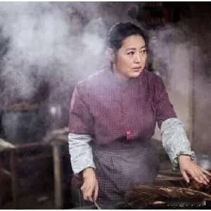 怀着身孕吃一顿200块的饭，丈夫都必须一人掏一半，王茜华这段婚姻从一开始就注定走