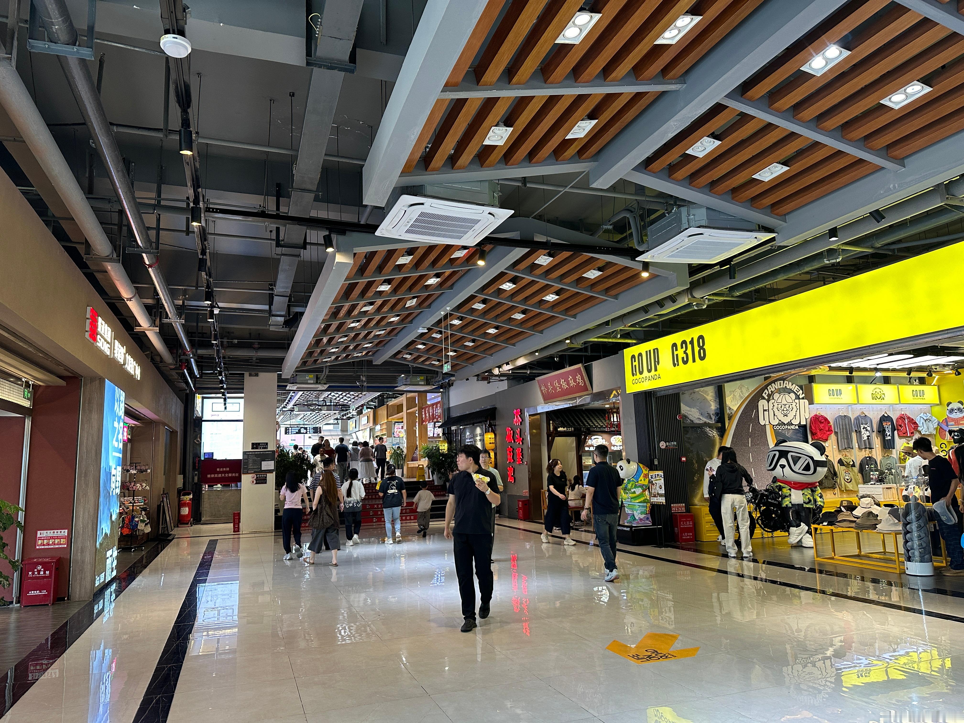 不同的车同样的路真的不夸张天全服务区可以列为5A旅游景区天全服务区
