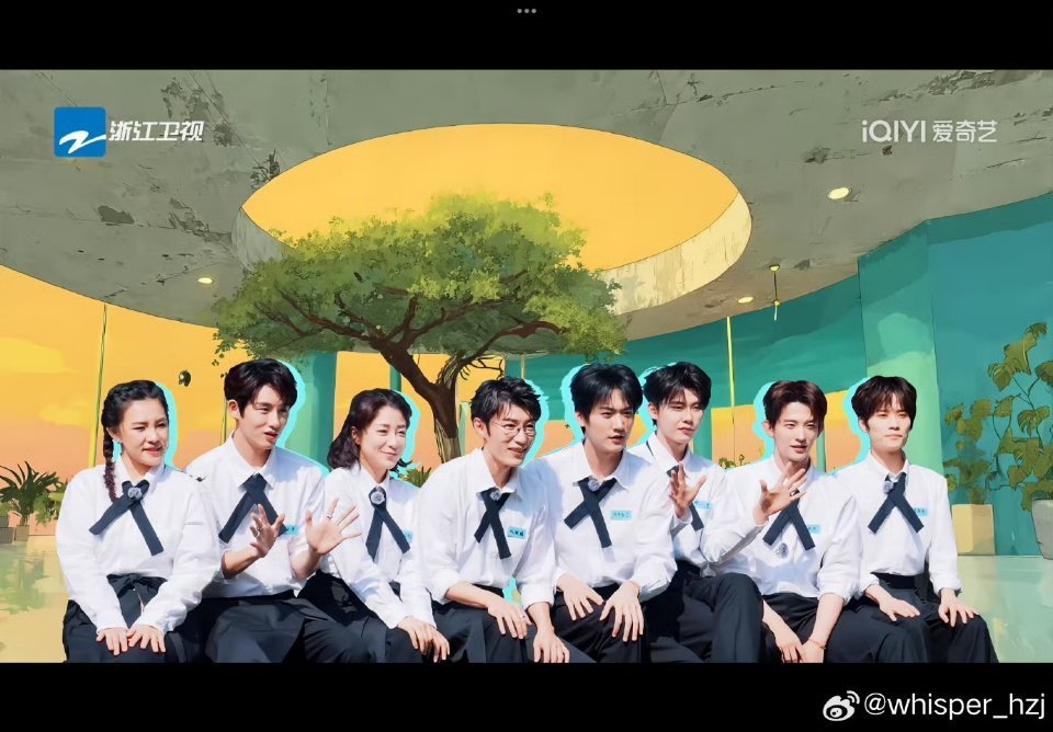 代旭被捏胸肌的反应代旭被捏胸肌的表情 上班第一天就被两位前辈联手“欺负”，代旭的