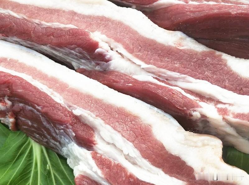 你那里猪肉多少钱一斤？9元，8元，7元?猪肉价格下降。