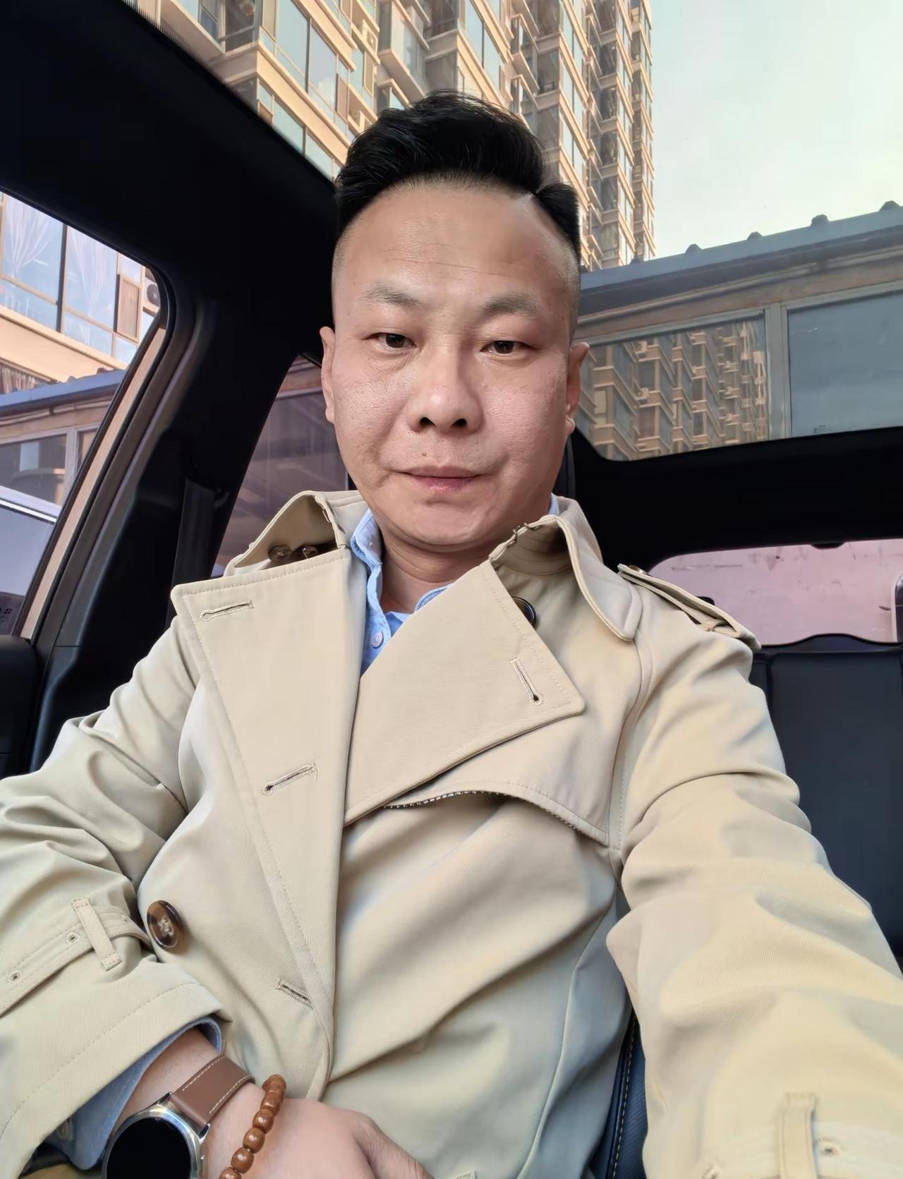 四十岁的你，比任何时刻都更接近真正的自由——那是阅尽千帆后的澄明，是放下执念后的