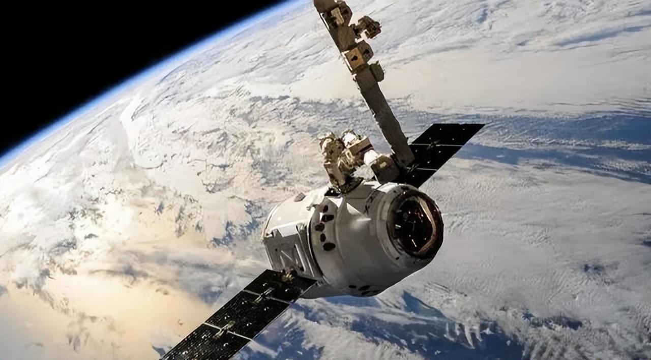 美占据大量近地卫星坑位，李德仁院士发出警告，外媒：中国6G败了

说白了，近地轨