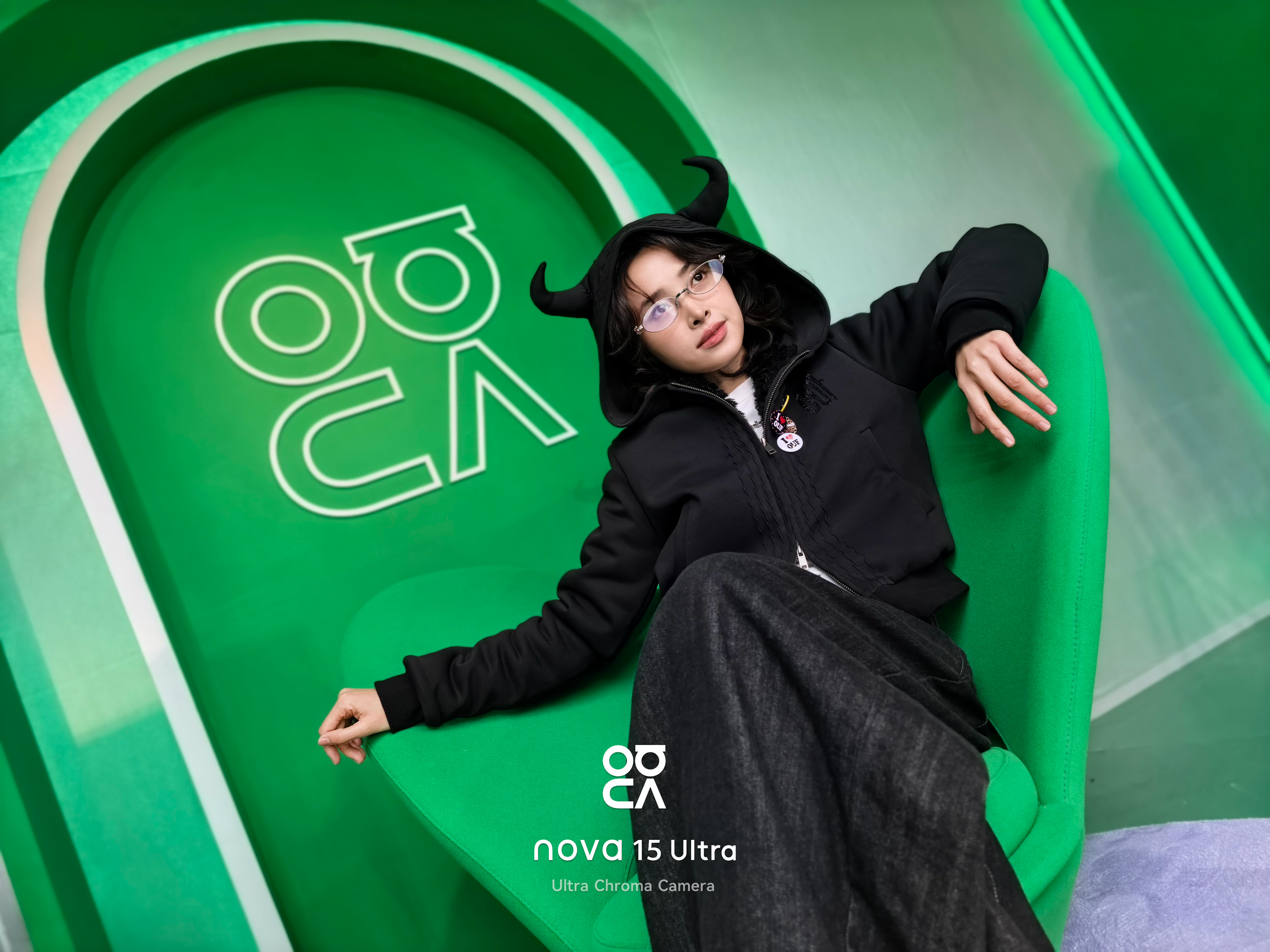 华为nova15 在上海 nova 跨年party拍到一张特别喜欢的：朋友笑到眼