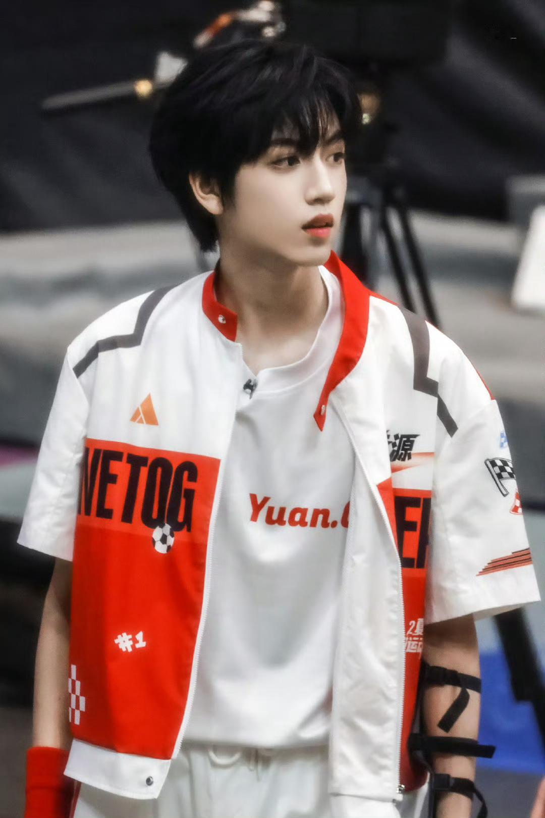 TF我们的少年时代2开机张桂源就长着一张男主脸期待戏里的表现，开机顺利呀～ 