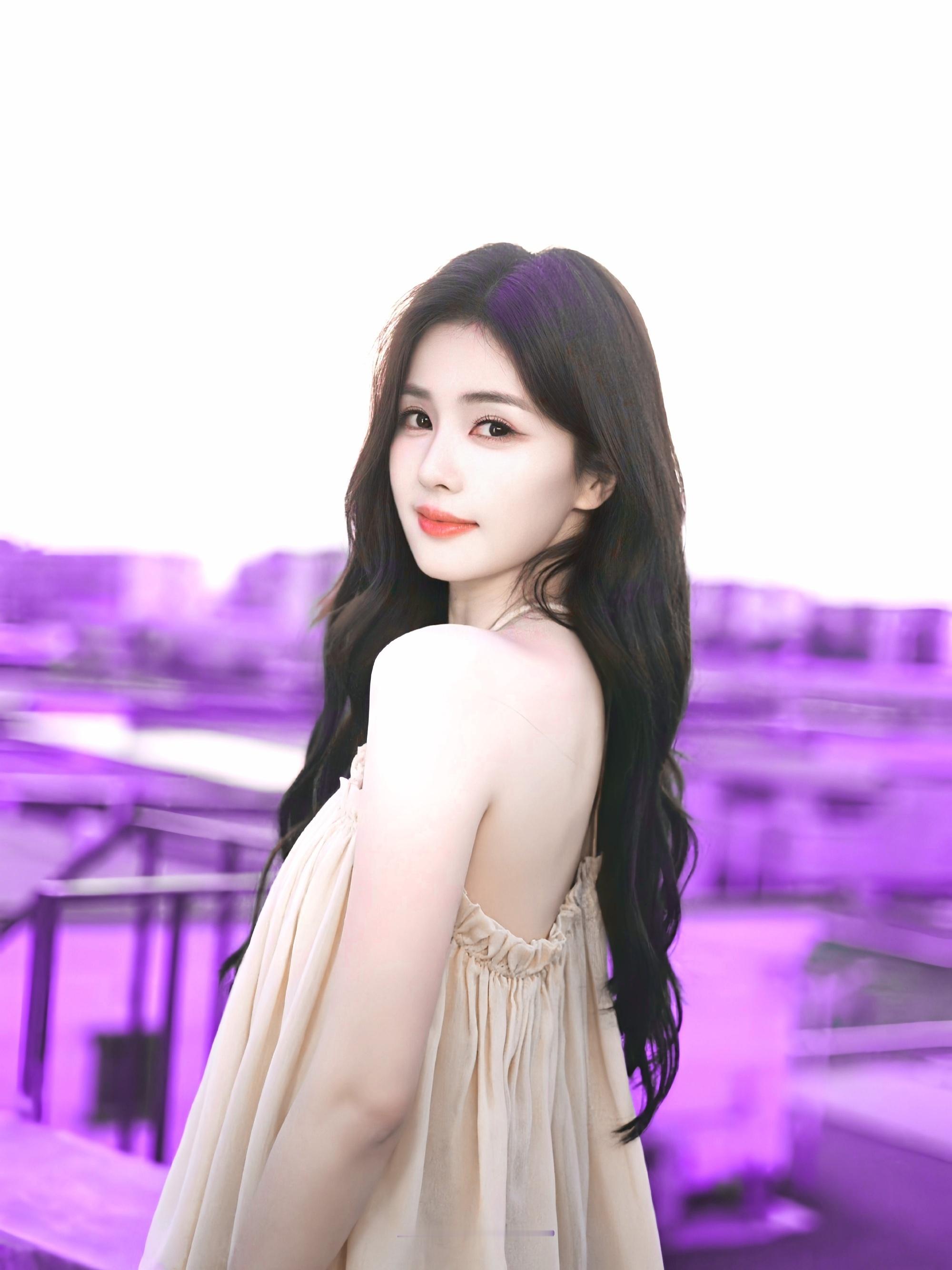 白鹿[超话] ✨白鹿王韵娜✨白鹿开到荼蘼 “洽逢深秋落叶，晚风四起，秋风与落叶中