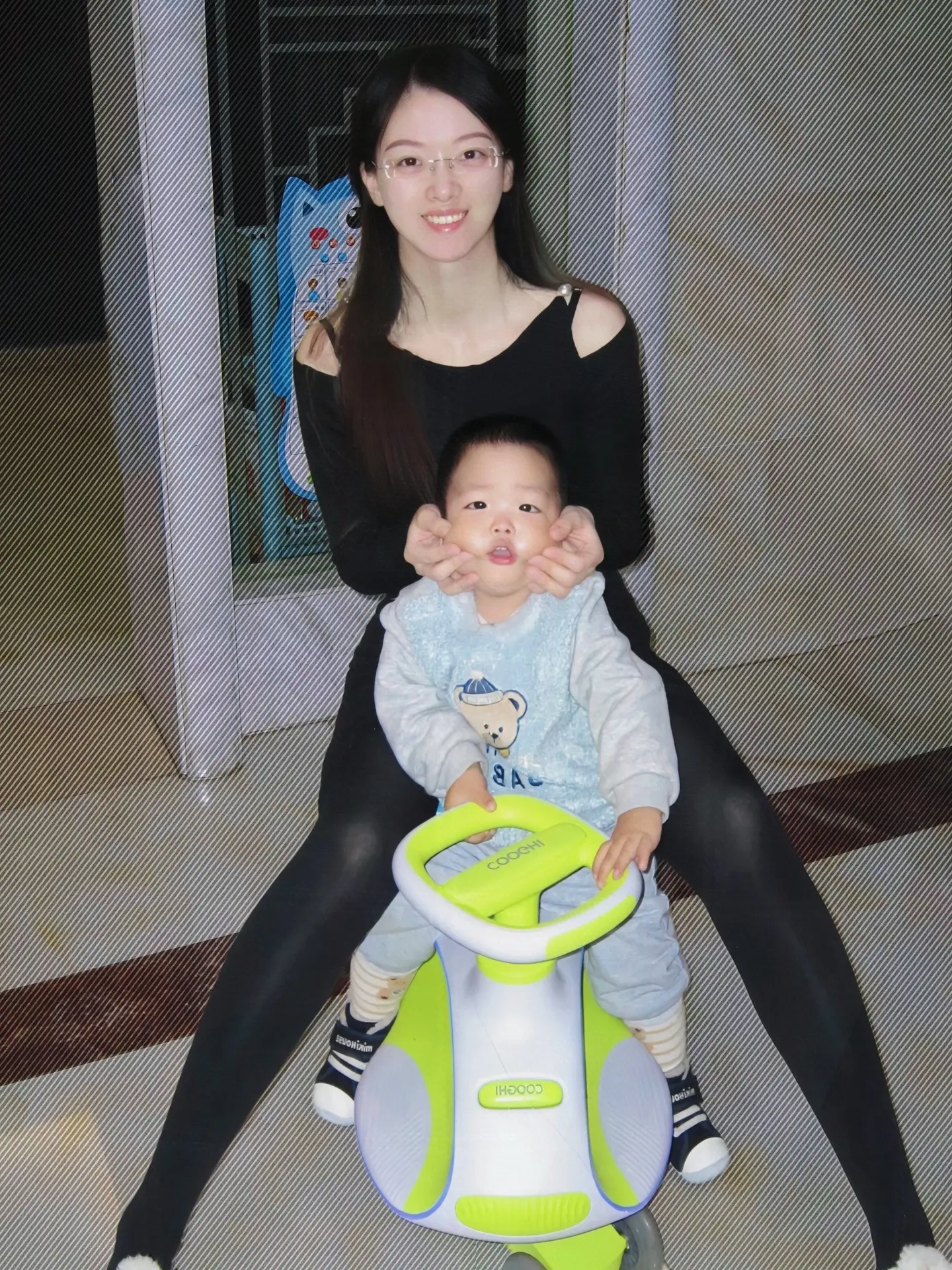 带娃少妇最迷人