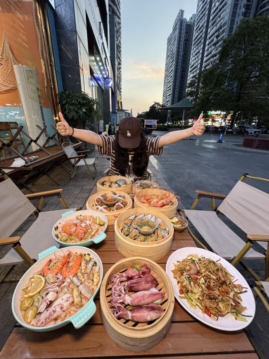 在柳州也可以吃到好吃的海鲜煮粉了💰18r！！