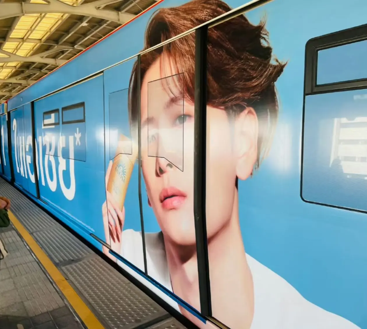 泰兰德不愧是王嘉尔主题乐园😗。