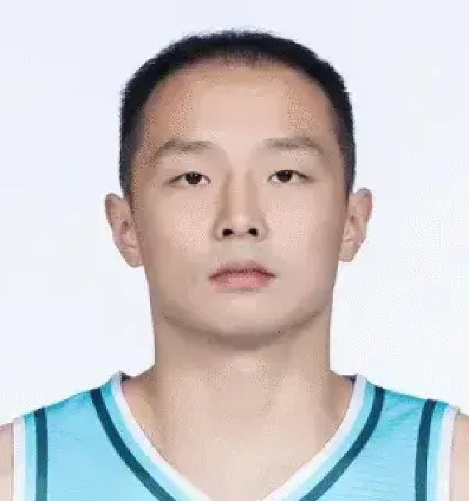 浙江队不要的“替补”，在青岛成了专杀旧主的王牌。
 
你以为他只是个轮换后卫？王