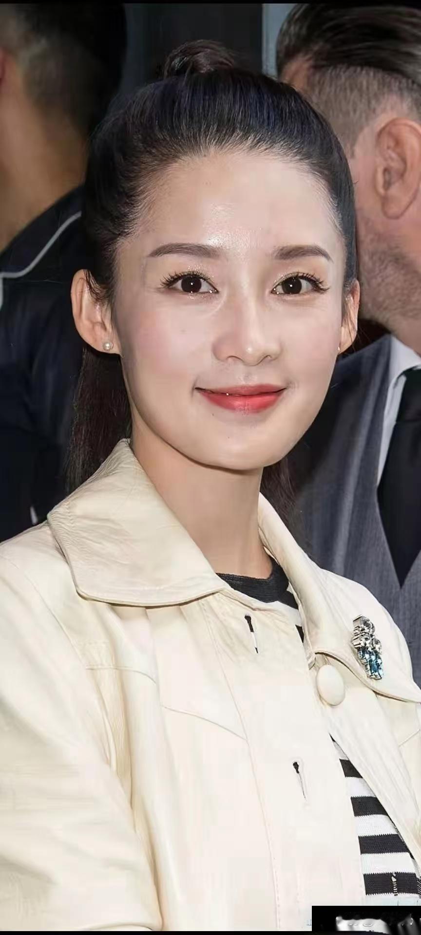 哇哦！李沁没开美颜的原图被曝光啦！少了那些繁杂的修饰，直接看她最真实的模样，讲真