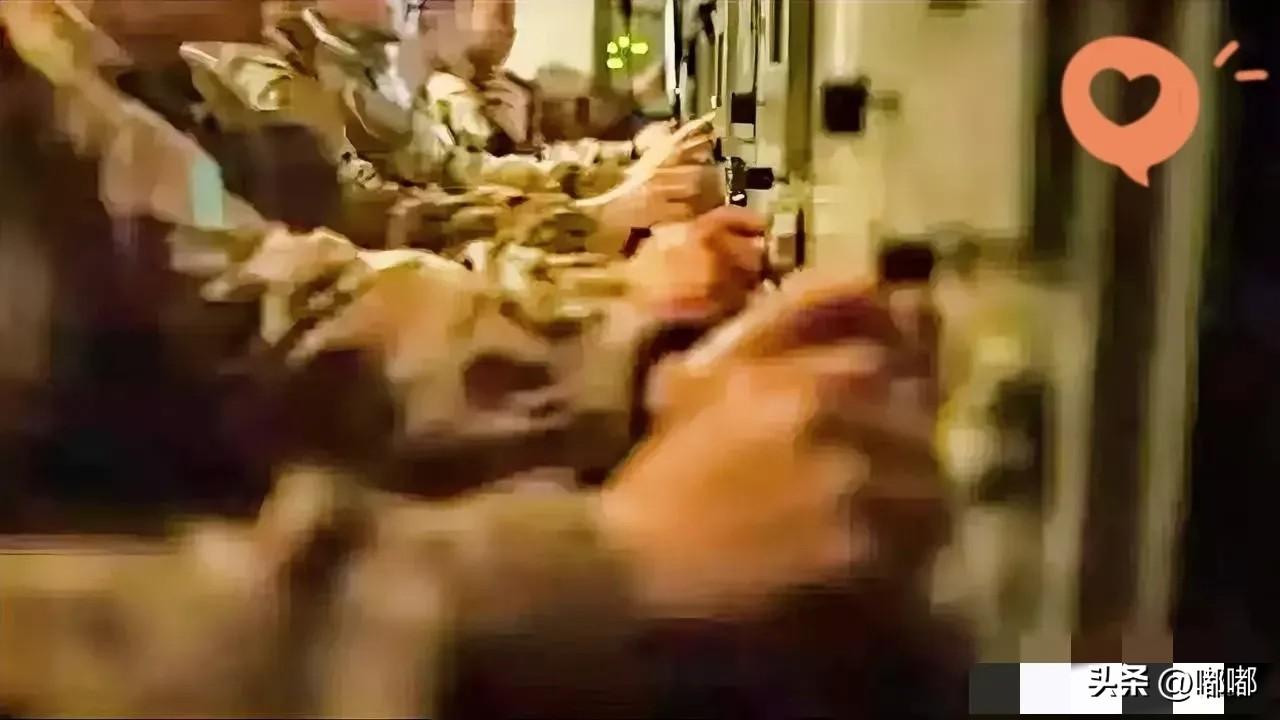 东部沿海阵地，导弹全时竖立，今晚，刚刚也已经通电话
连日来，东部战区沿海一线紧张