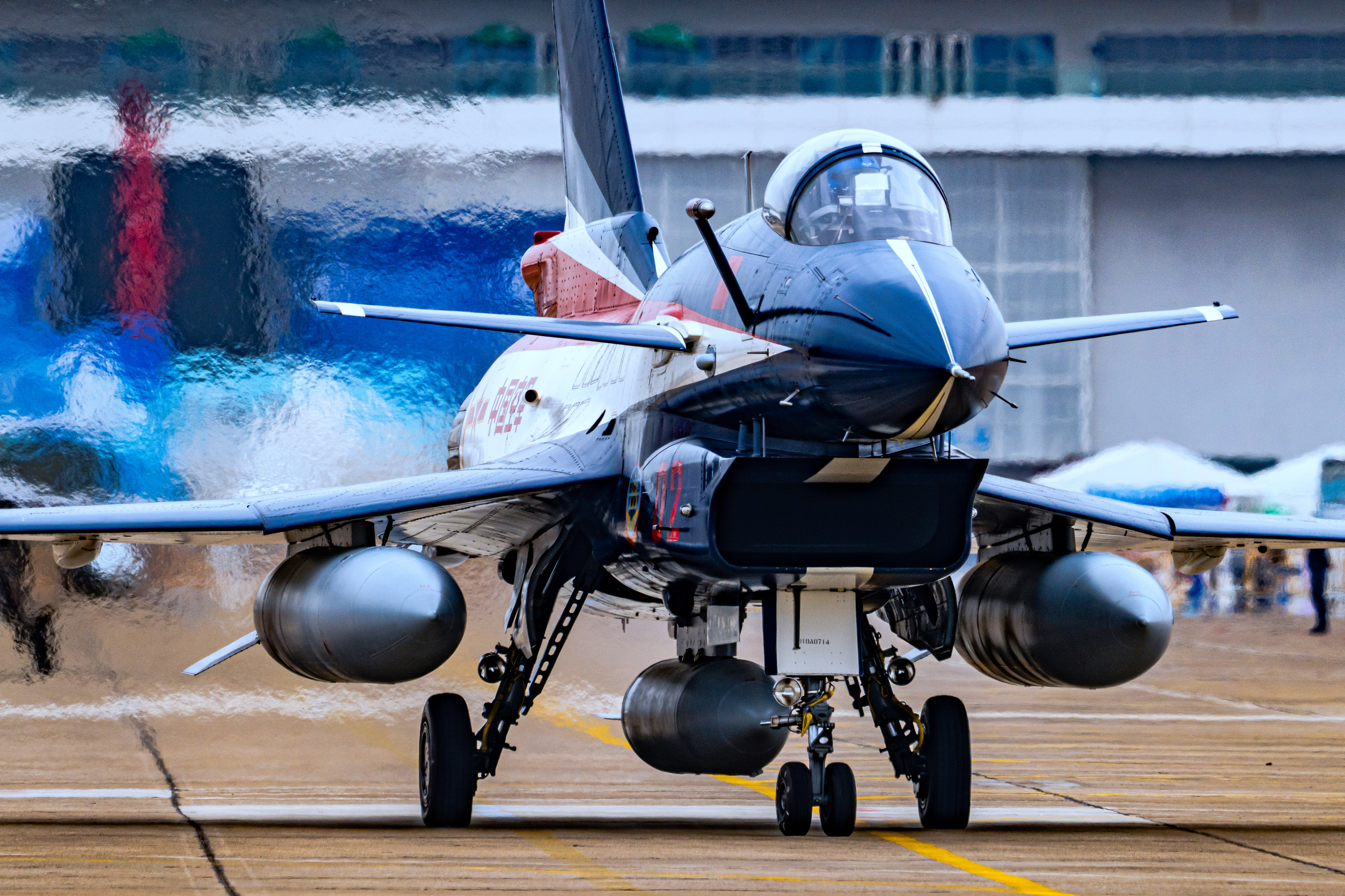 #航空新视野[超话]#  空军八一飞行表演队歼-10战斗机，无水印大图已发V+ 