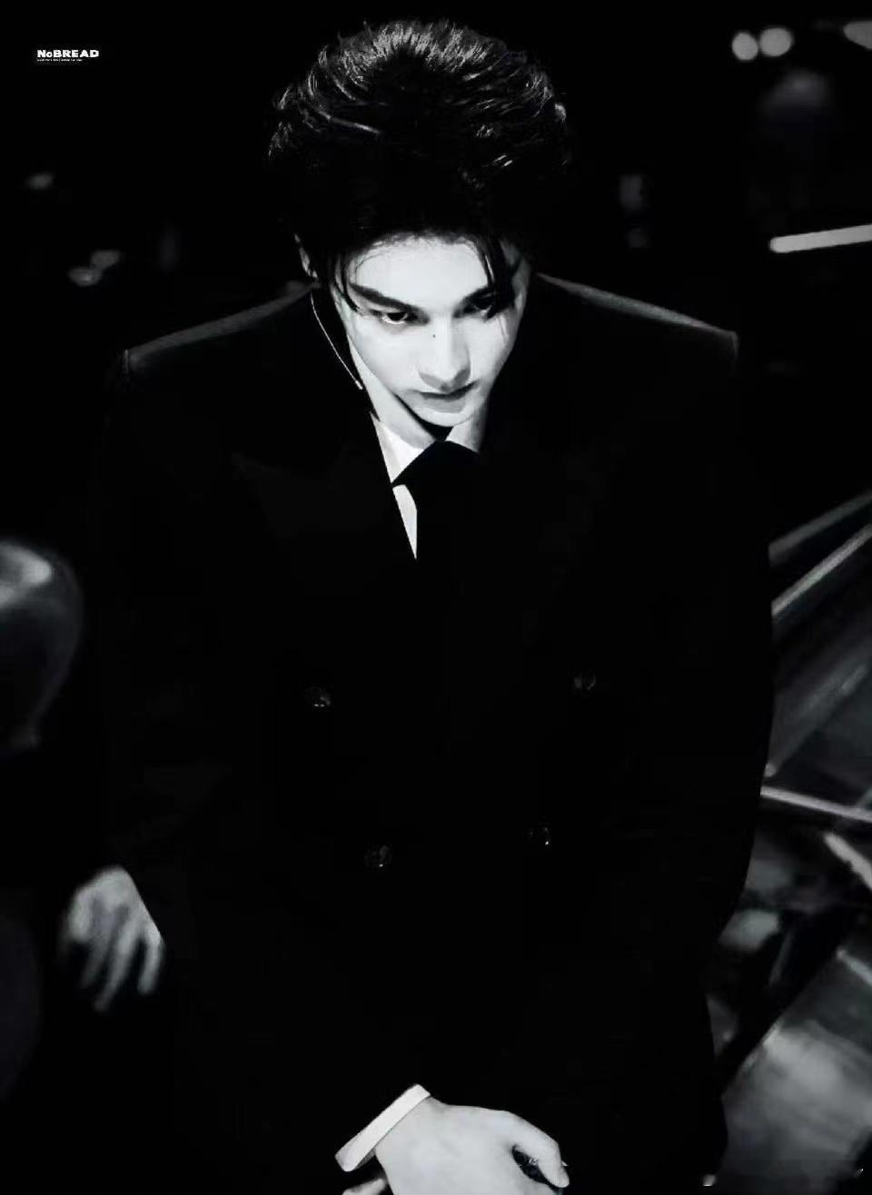 田栩宁妆造daddy开口baby田栩宁的新年祝福软乎乎的好可爱，外形的酷飒和说话