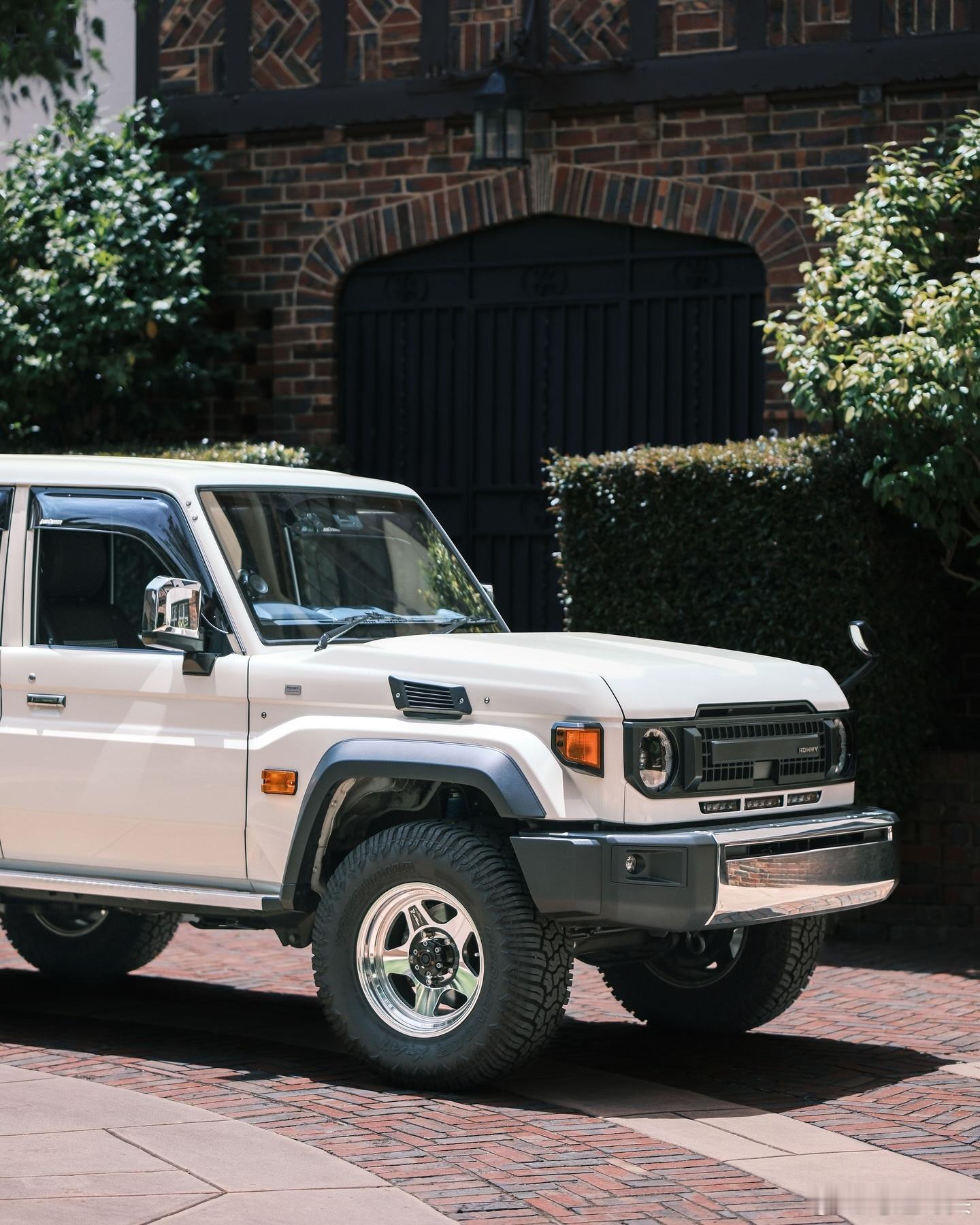 陆地巡洋舰  ROHMY CRUISER LC76 4x4LandCruiser