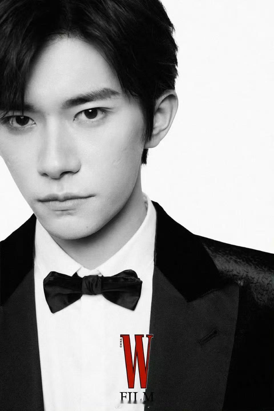 易烊千玺宋佳钟楚曦袁富华W大片，哇，哇塞好好看 